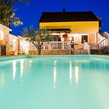 Holiday Home Iva With Pool Sukošan Zewnętrze zdjęcie