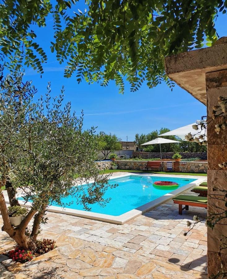 Holiday Home Iva With Pool Sukošan Zewnętrze zdjęcie