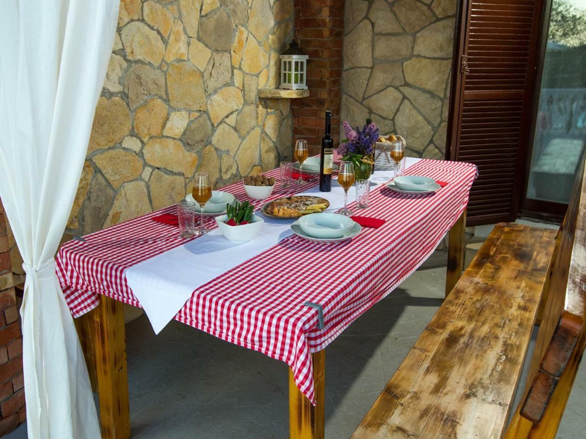 Holiday Home Iva With Pool Sukošan Zewnętrze zdjęcie