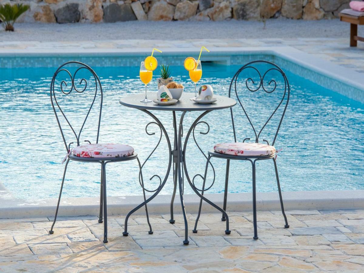 Holiday Home Iva With Pool Sukošan Zewnętrze zdjęcie