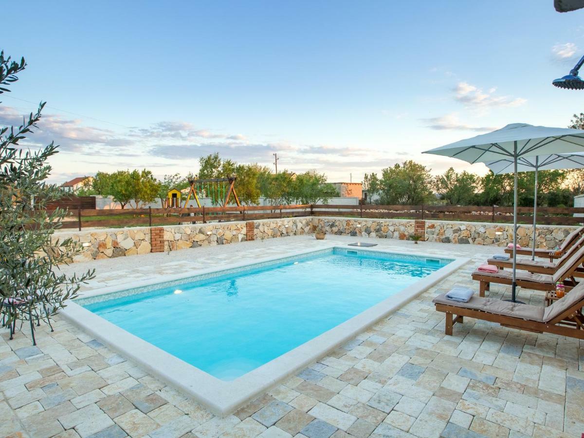 Holiday Home Iva With Pool Sukošan Zewnętrze zdjęcie
