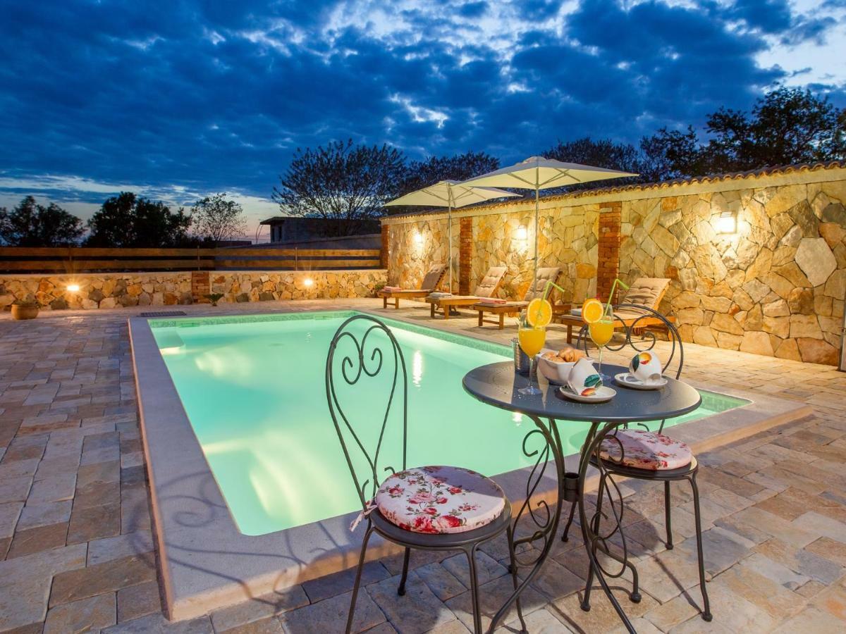 Holiday Home Iva With Pool Sukošan Zewnętrze zdjęcie